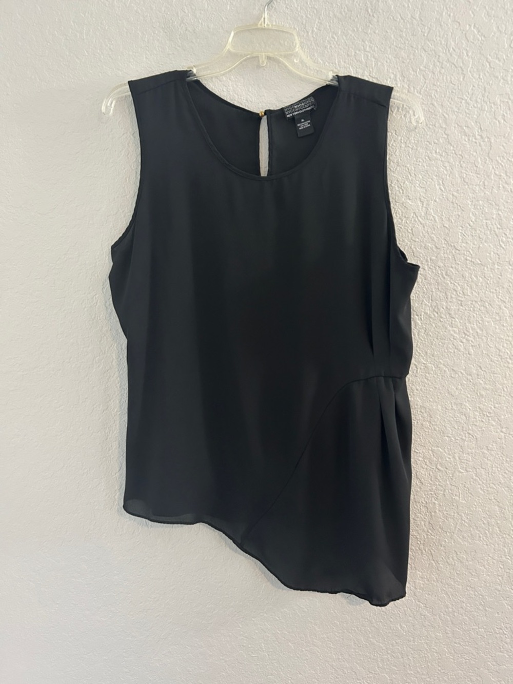 Women's Black Sleeveless Asymmetric Tank Top